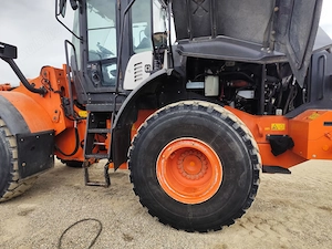 Încărcător frontal Hitachi ZW220-6 - imagine 4