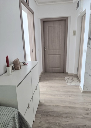 Direct proprietar,vand apartament 3 camere zona Titan - imagine 8