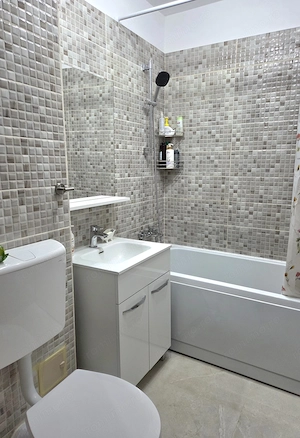 Direct proprietar,vand apartament 3 camere zona Titan - imagine 9