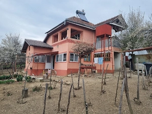 Vand casa de locuit
