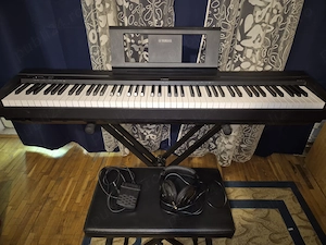 URGENT! Pian digital Yamaha P-45 complet (Scaun + Stand) Ca nou