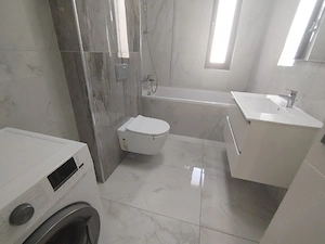 Lux Piscină Parcare Subterană 