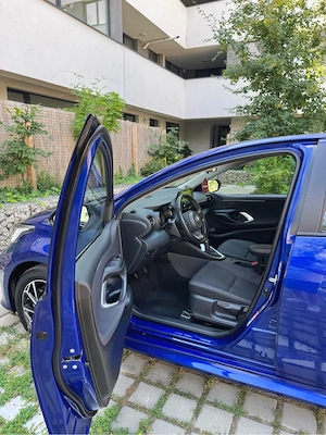 Toyota Yaris Dynamic Plus 1.5 Hybrid CVT 49.000KM Garantie 2029 Achizitionat de nou - imagine 10