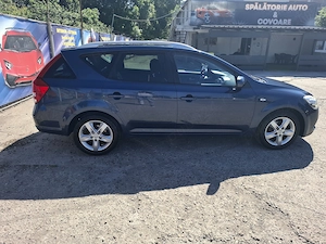 Kia Ceed Sw 1,4 benzină facelift  - imagine 4
