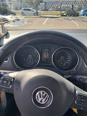 Golf 6 .AN 2011. 1600.tdi..masina este bine întreținută si. funcționează. Foarte .bine. - imagine 9