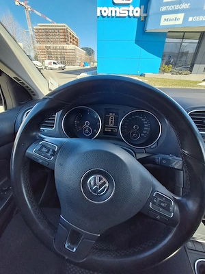 Golf 6 .AN 2011. 1600.tdi..masina este bine întreținută si. funcționează. Foarte .bine. - imagine 6