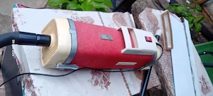 Vand aspirator  super de epoca funcțional 