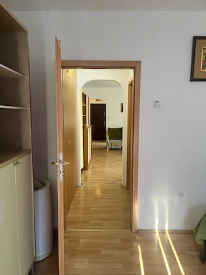 partament 2 camere + garaj   Centru Reșița (Zona Blocul 800) - imagine 2