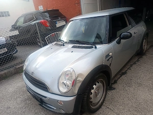 Mini Cooper One R50 Avariat