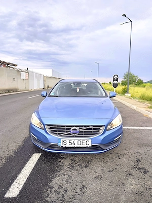 Volvo V60 Momentum, an 2015 - imagine 4