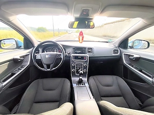 Volvo V60 Momentum, an 2015 - imagine 9