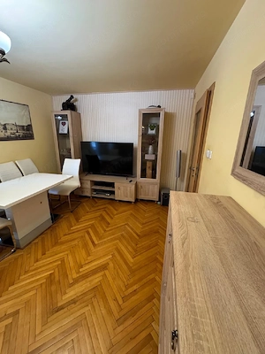 Apartament 3 Camere Decomandat, Etaj 1 | 3 Balcoane, Vedere pe 3 Părți | Zona Lipovei - Holdelor - imagine 9