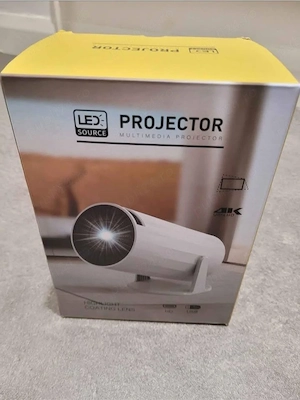 Projector 4K Android  New 2024 in cutie
