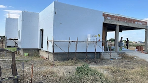 Casa in constructie de vanzare - imagine 2