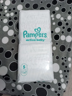Vand pampers numarul 5,250 de bucati noi !