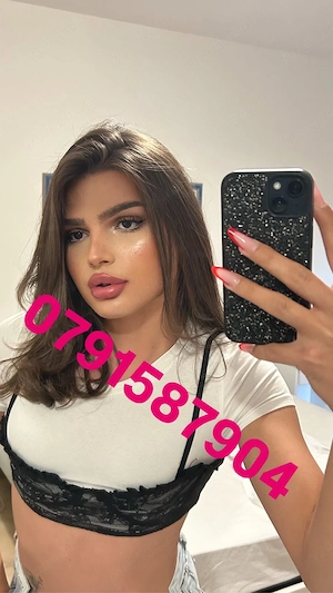 New Ts! Roxy! pentru puțin timp în București