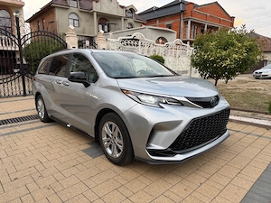 2023 Toyota sienna XSE Hybrid 2.5L - imagine 3
