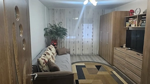 vand apartament cu 2 camere