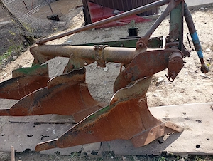 Vând tractor U650+utilaje agricole! - imagine 6