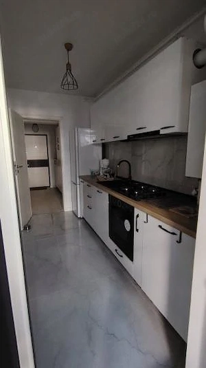 berceni  metrou biruintei 81 la pasarela etaj 1 - imagine 18