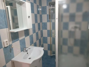 închiriez garsoniera dublă la parterul unui vile.