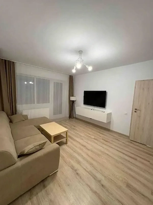 De închiriat: Apartament 2 camere + boxa + loc de parcare