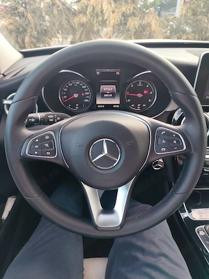 Vând Mercedes Benz C200  
