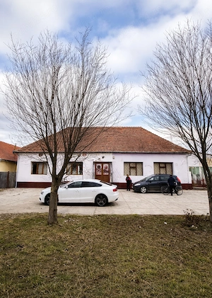 Spatiu comercial de vanzara 149 mp utili, suprafata totala 1100 mp Arad