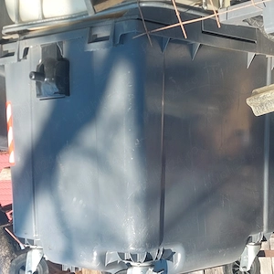 Vând container 1000 l