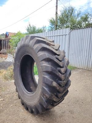 Vând cauciuc pt utilaje