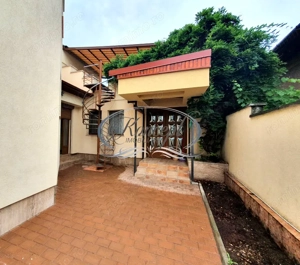 Casa individuala in zona exclusivista - imagine 2