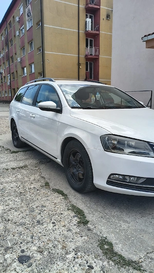  Vând Vw Passat B7   înmatriculat   diesel 1.6   an 2012   navigație   servodirecție - imagine 3