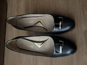 Pantofi din piele nr 38