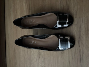 Pantofi din piele lacuita nr 38