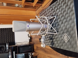Vând microfon Neumann u87ai 