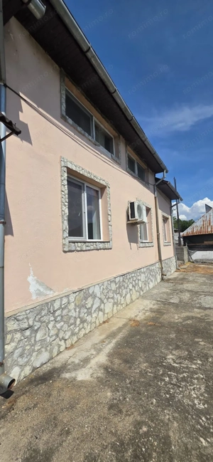 Pensiune cu acces direct la Dunare si teren de peste 6.000 mp, Berzasca - imagine 12
