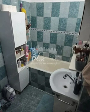 Dacia /Scoala 12 -Apartament 2 cam dec , gaze la usa  - imagine 3