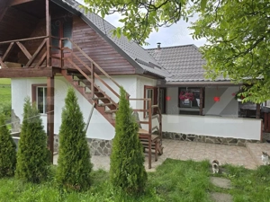 Casă cu 3 camere, 70 mp, teren 1.400 mp, anexe, Fărăgău