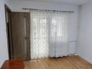 Închiriez garsonieră Su = 26 mp, la etaj 1  bloc zona Vest  - imagine 6