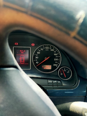 Vând ,Audi A4 ,1.9 TDI - imagine 2