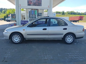 Vând Mazda Berlin  automata motor 1.8 benzina  - imagine 8