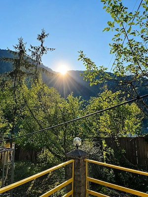  Casă de munte P+2 în Tarcău, 8 dormitoare cu baie proprie, teren 2300 mp   potrivită pentru familie - imagine 28