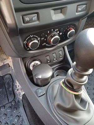 Dacia Duster 4x4 1.6 BENZINA+GPL - imagine 8