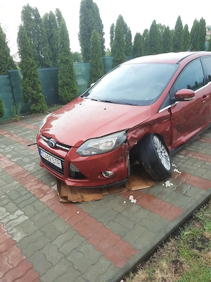 Ford focus mk3 accidentat - imagine 4