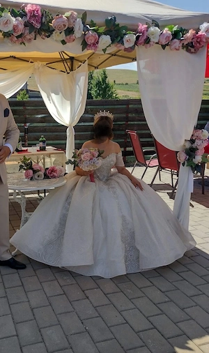 Rochie Mireasă Tip Prințesă 