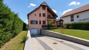 Casa spatioasa de inchiriat cu 5 camere in Zimandu Nou