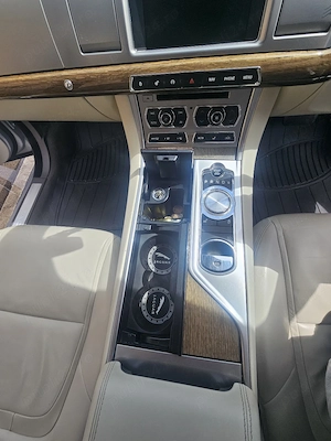 Jaguar XF Luxury 2.2 Diesel Automat - imagine 5
