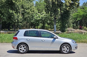 VW Golf 6 1.4MPI Navigatie Clima ÎncălzireScaune Pilot CamerăMarșarier Bluethoot Euro5  - imagine 4