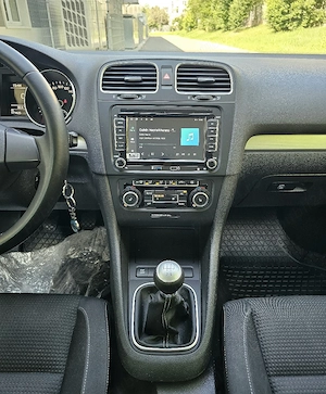 VW Golf 6 1.4MPI Navigatie Clima ÎncălzireScaune Pilot CamerăMarșarier Bluethoot Euro5  - imagine 17