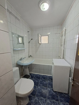 Proprietar vand ap. 2 camere decomandat,zona comisariat - imagine 8